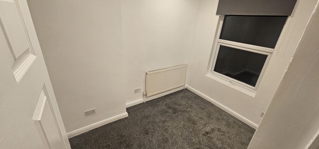 Property photo 3 of 11 Bedroom