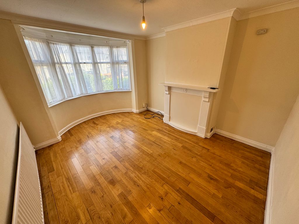 Property photo 2 of 16 Image