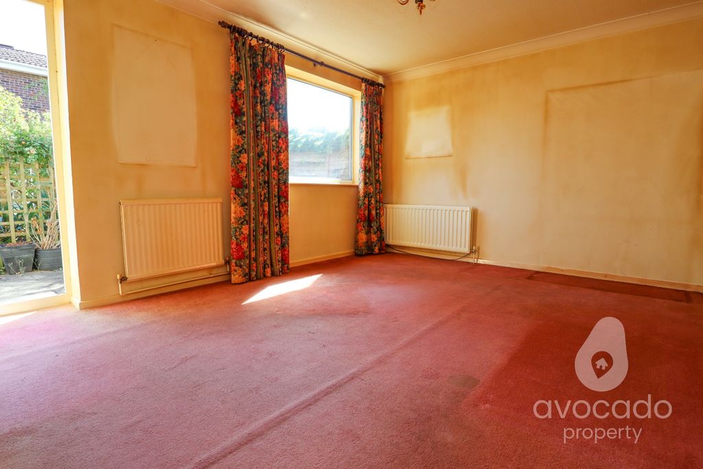 Property photo 3 of 12 5363828