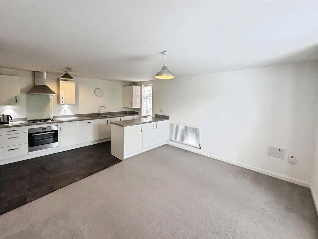 Property photo 2 of 14 Picture No. 12
