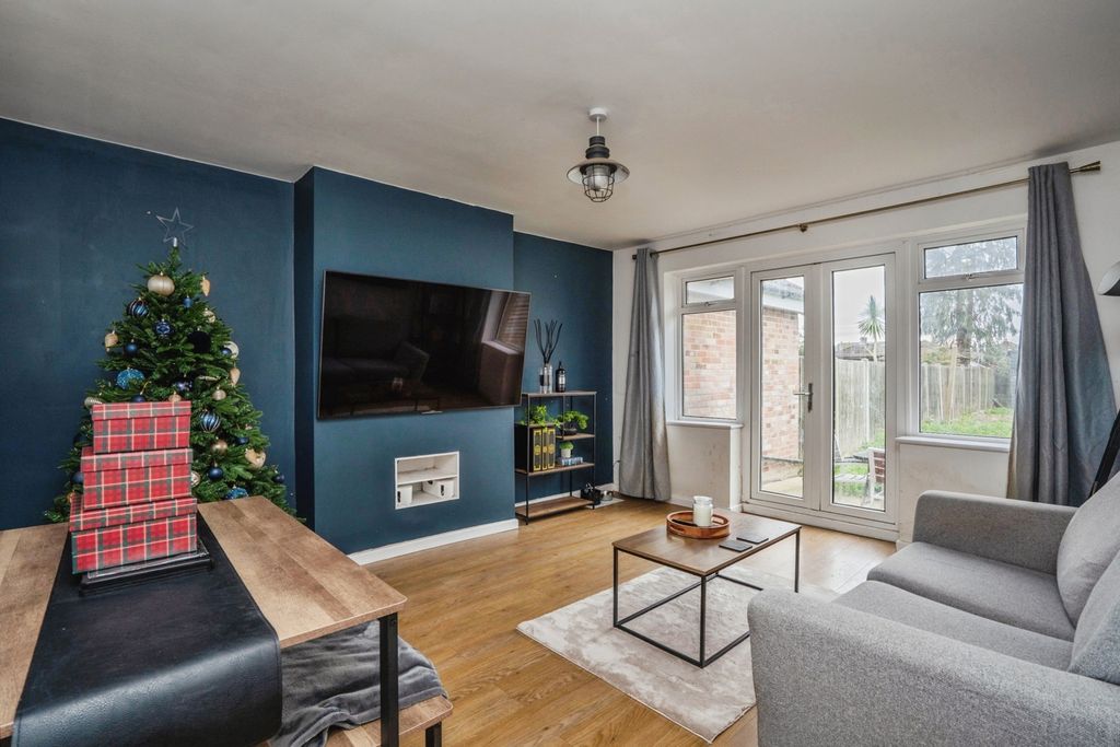 Property photo 2 of 12 Photo