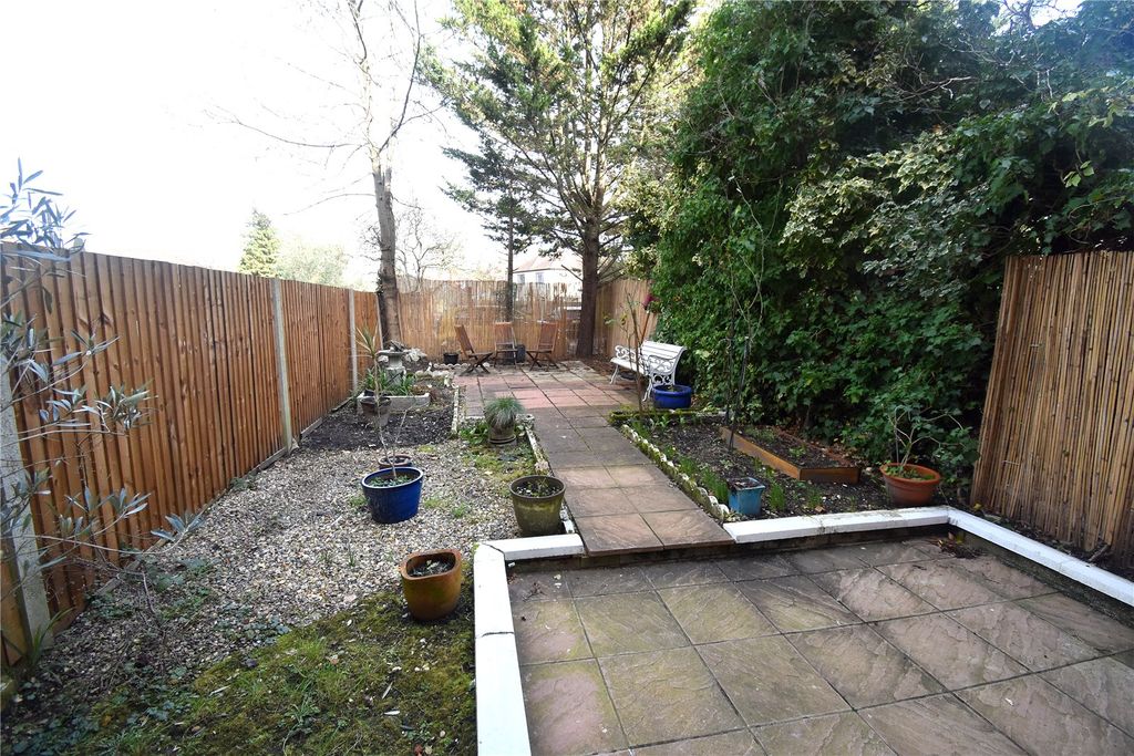 Property photo 2 of 16 Picture No. 21