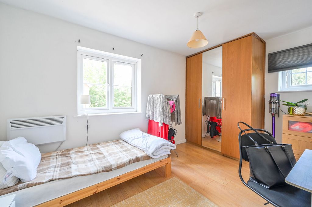 Property photo 1 of 6