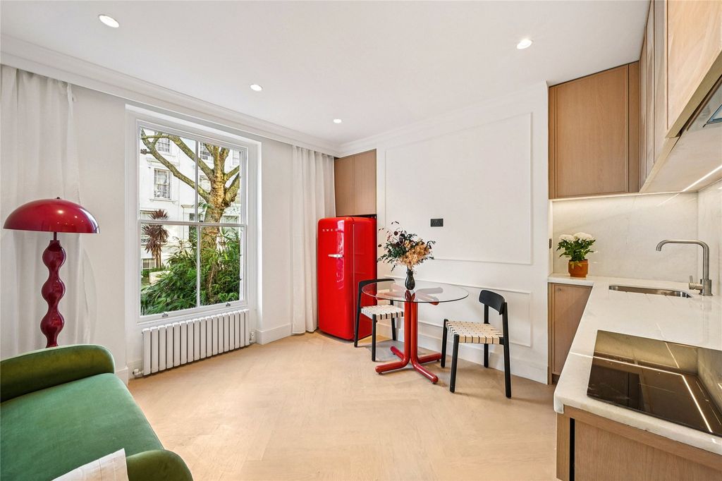 Property photo 1 of 15 Reception