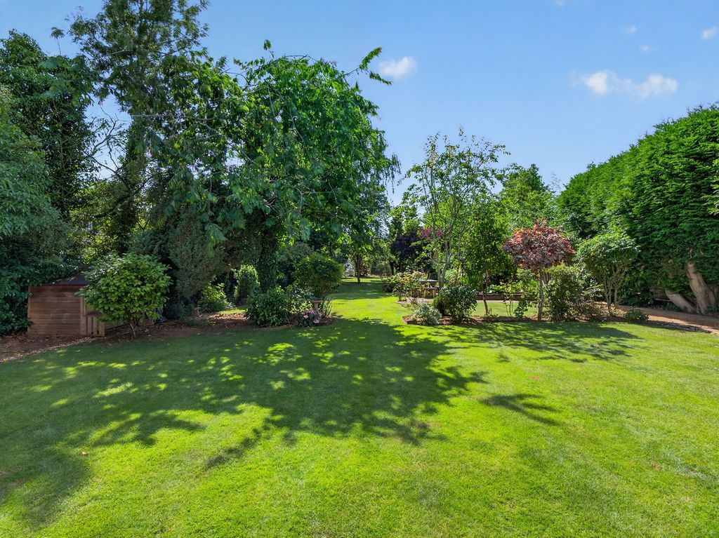 Property photo 2 of 43