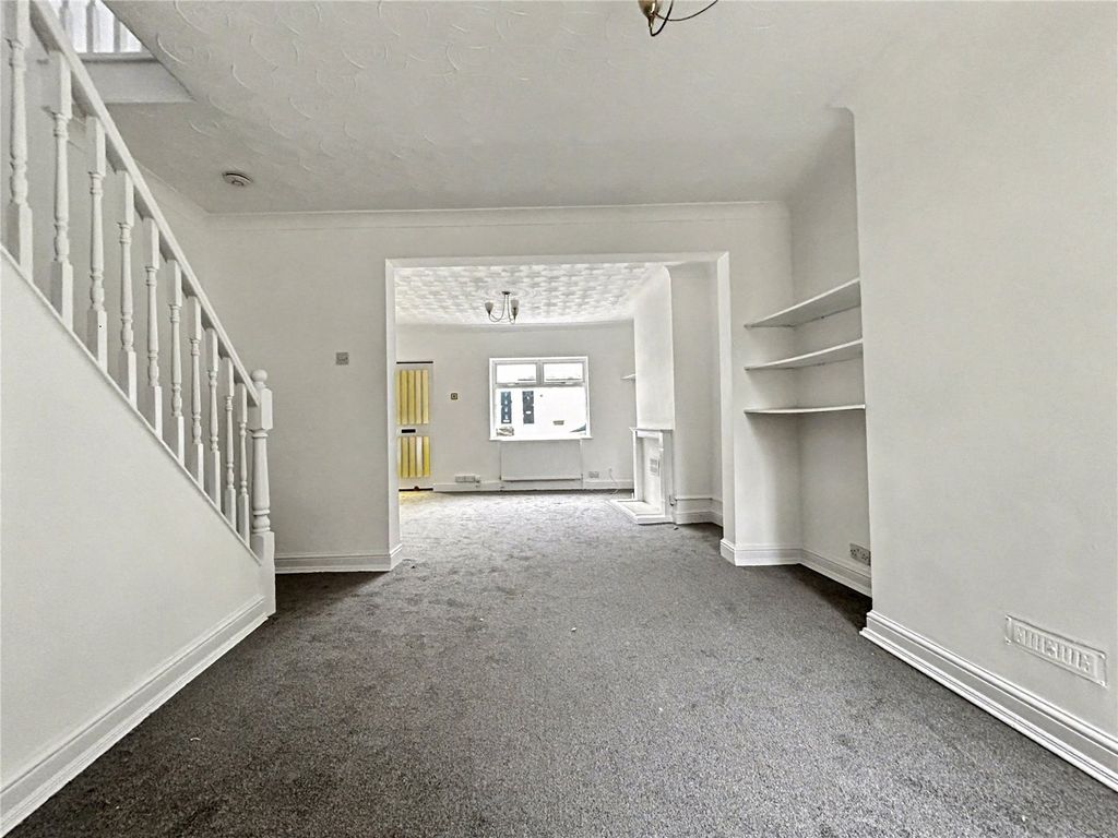 Property photo 3 of 11 Picture No. 12