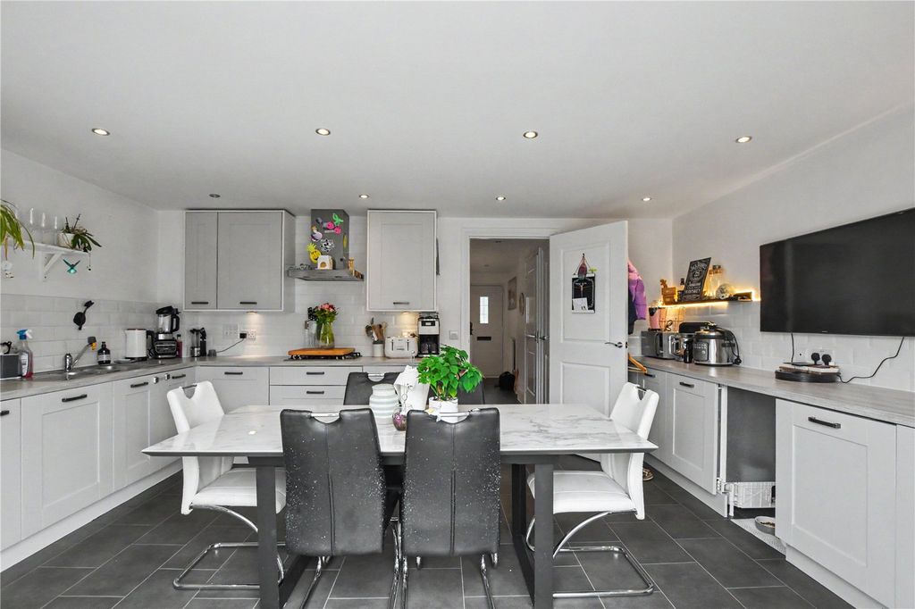 Property photo 3 of 24 Picture No. 08