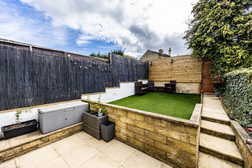 Property photo 2 of 24