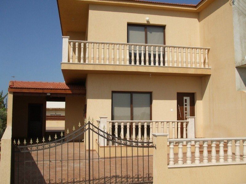 Property photo 1 of 2