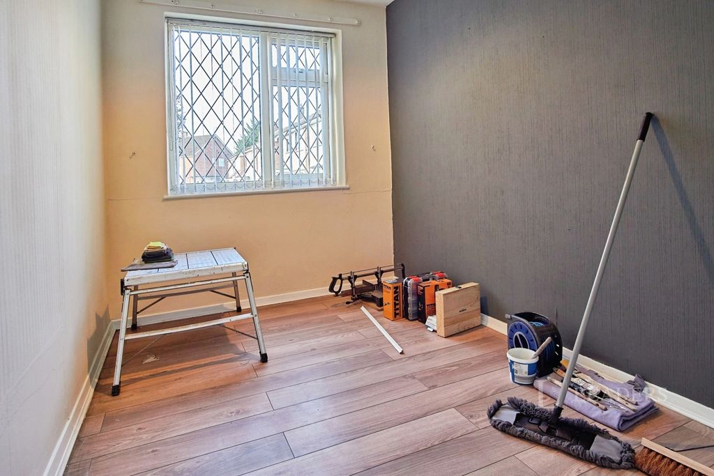Property photo 3 of 13 Pbox-Img.Jpg