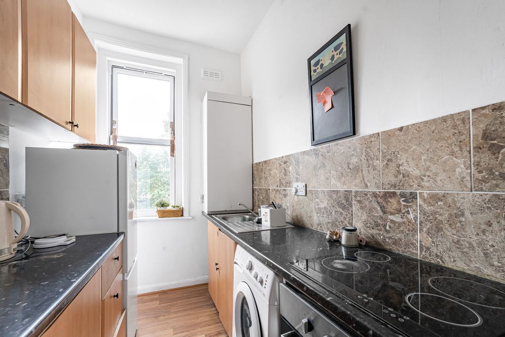 Property photo 3 of 13 Kitchen