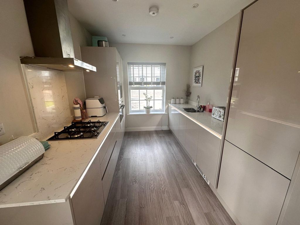 Property photo 3 of 28 Picture No. 15