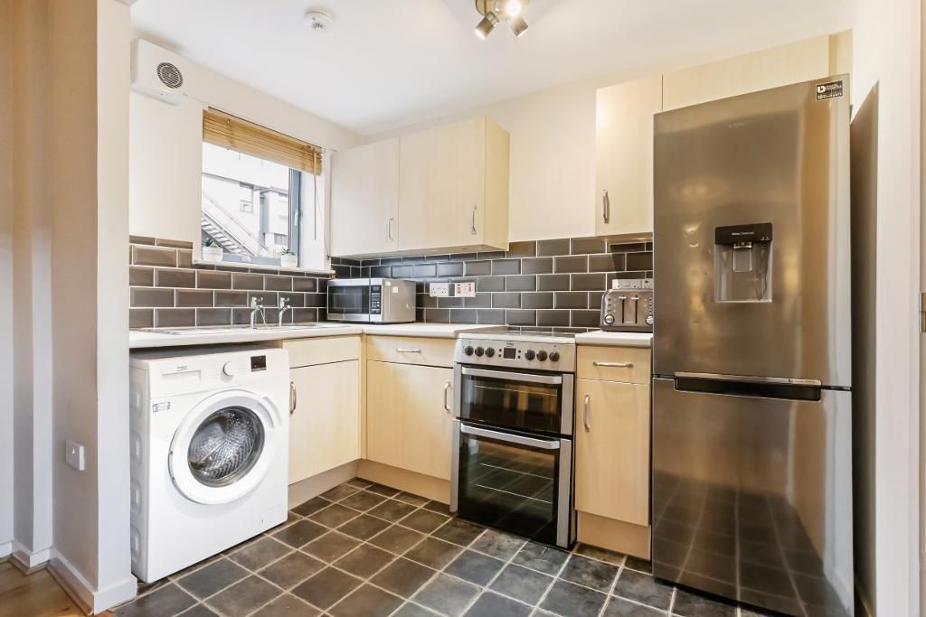 Property photo 3 of 20 Kitchen
