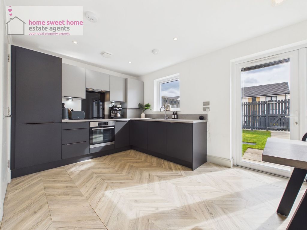 Property photo 3 of 43