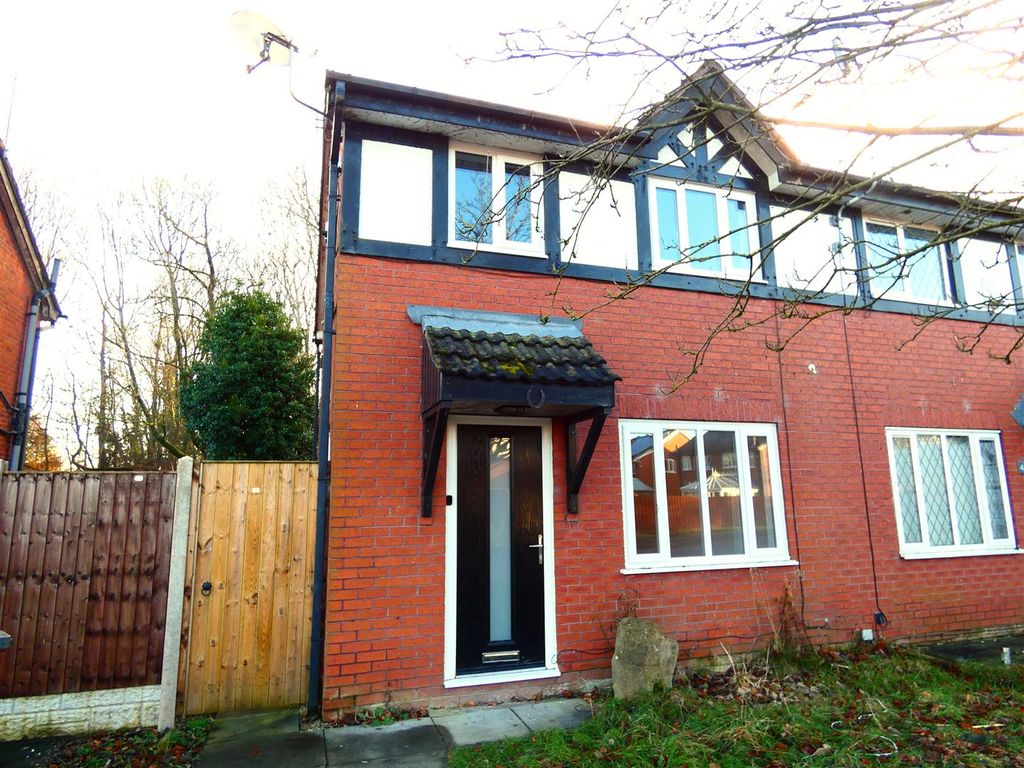 Property photo 1 of 8 6 Larchwood External.Jpg