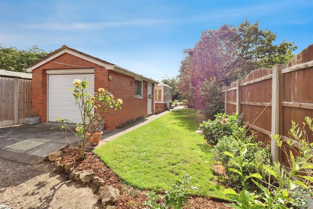 Property photo 3 of 32