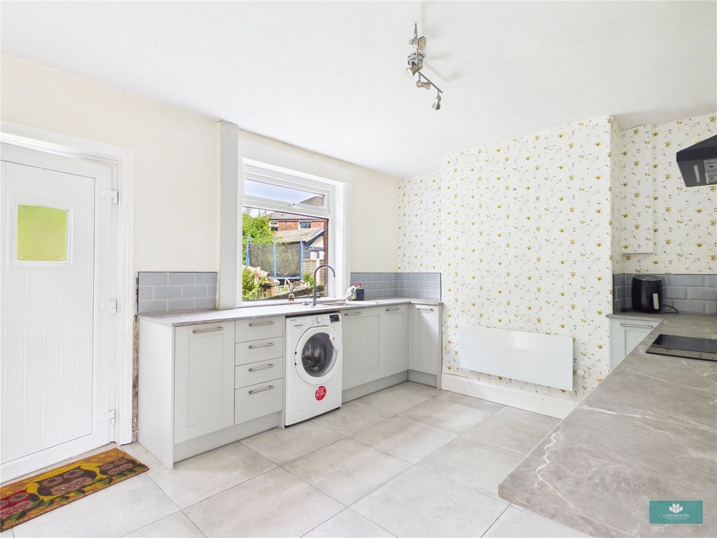 Property photo 2 of 14 Picture No. 12