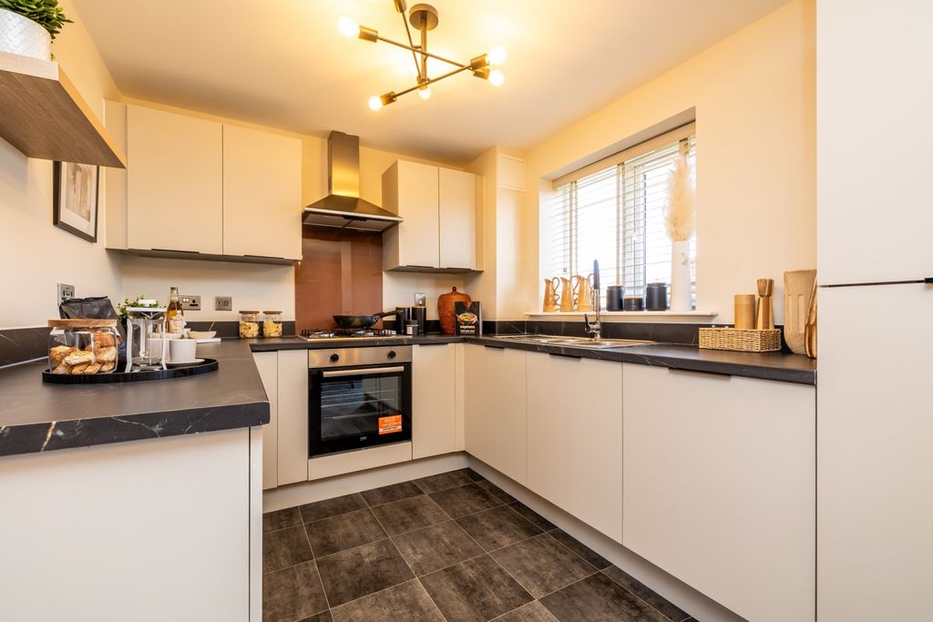 Property photo 3 of 18 209