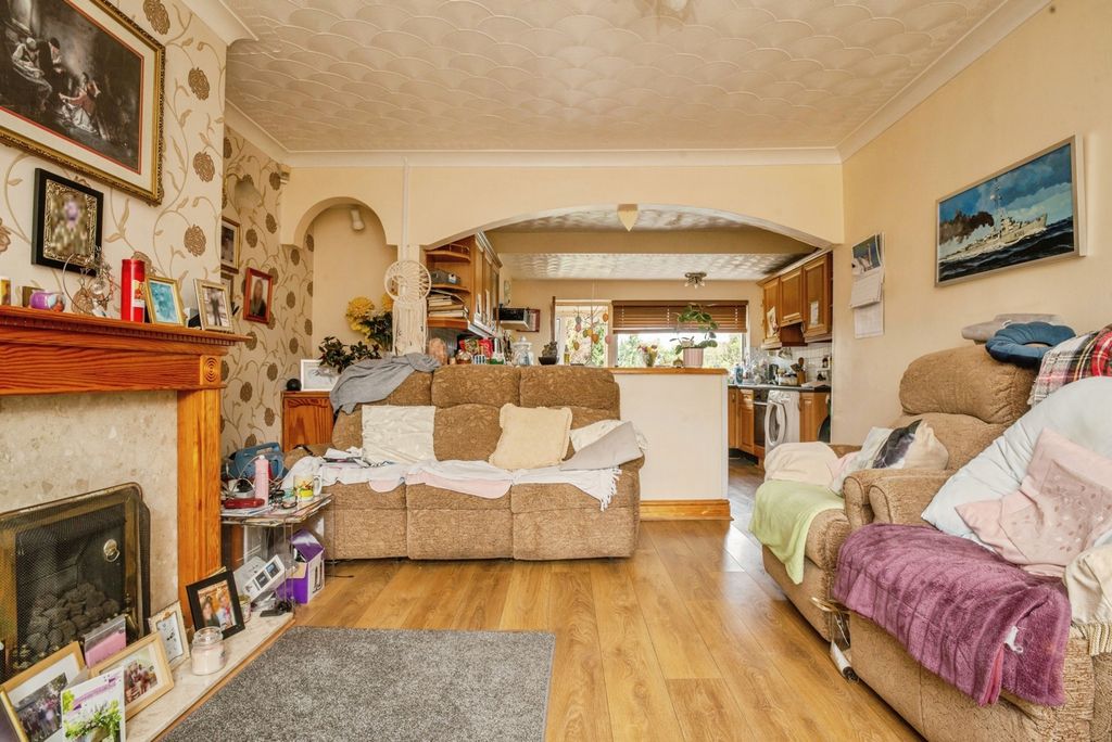 Property photo 3 of 19 Pbox-Img.Jpg