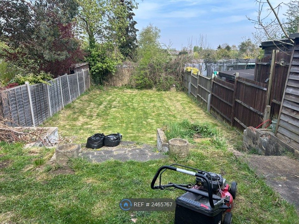 Property photo 1 of 12 Large Garden