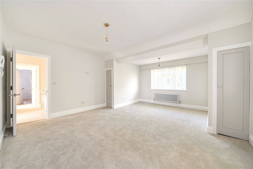 Property photo 3 of 15 Picture No. 18