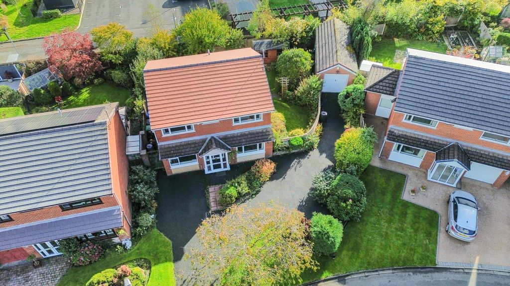 Property photo 2 of 51