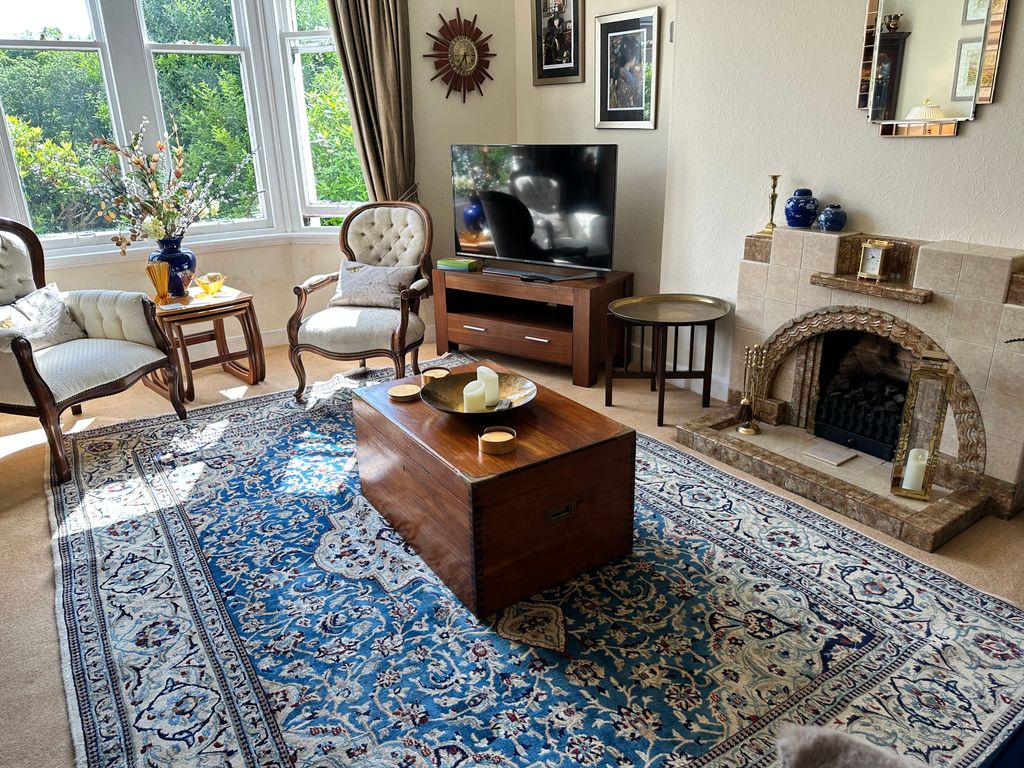 Property photo 2 of 25