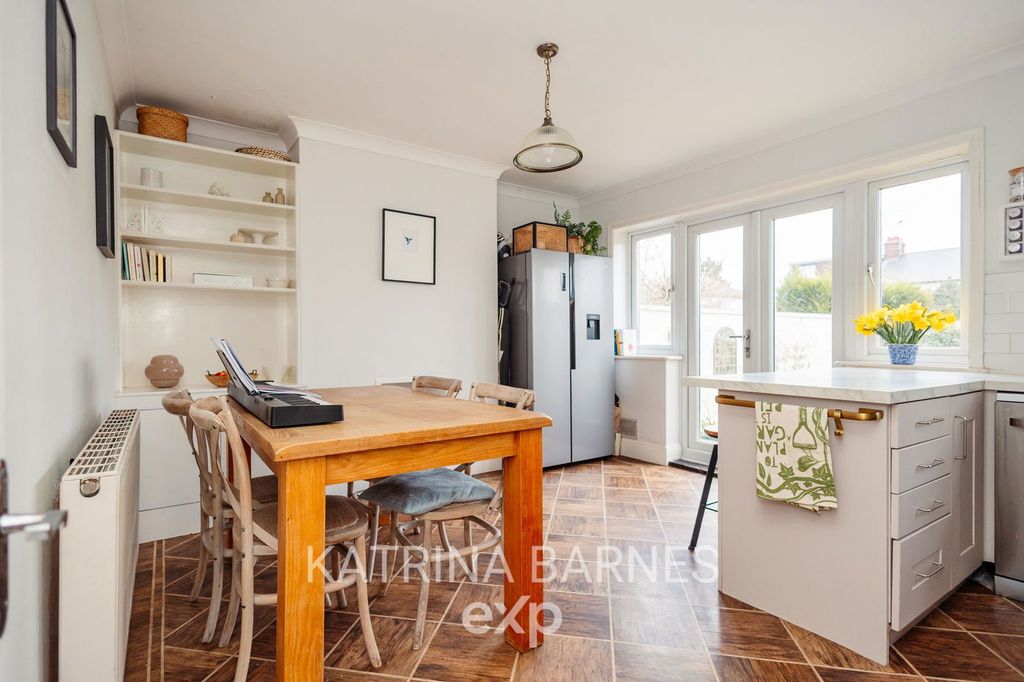 Property photo 3 of 19