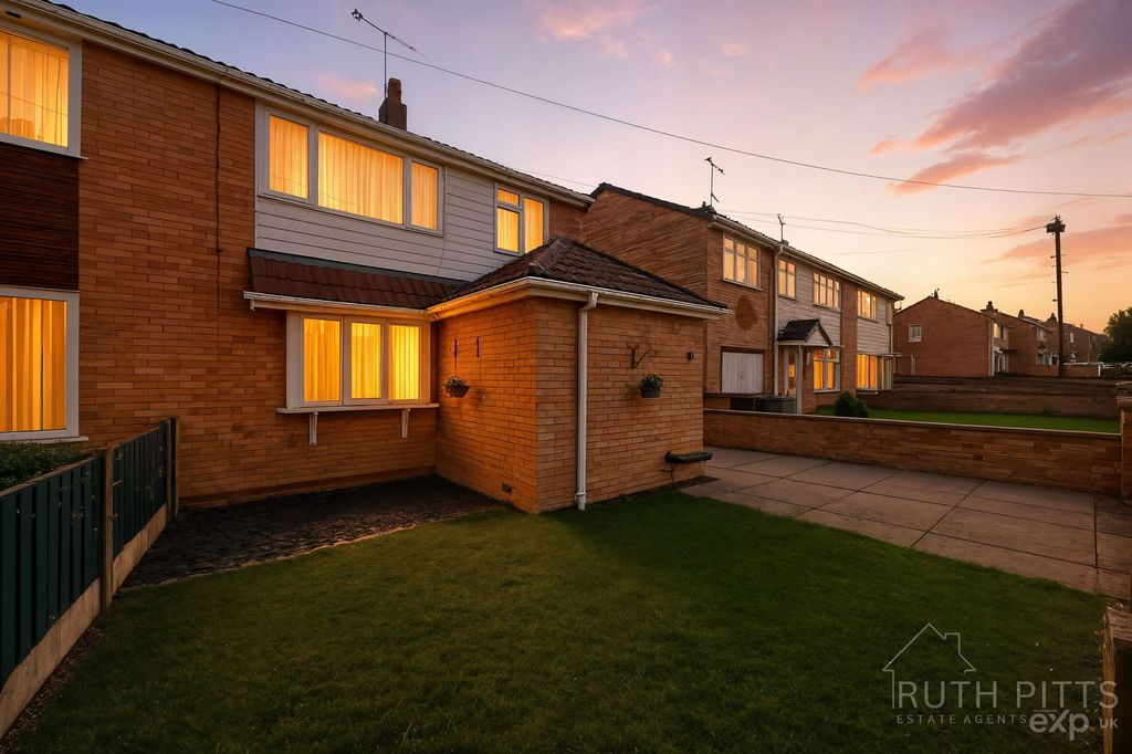 Property photo 2 of 32
