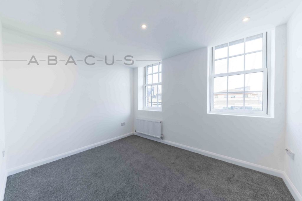 Property photo 3 of 8 Bedroom 1