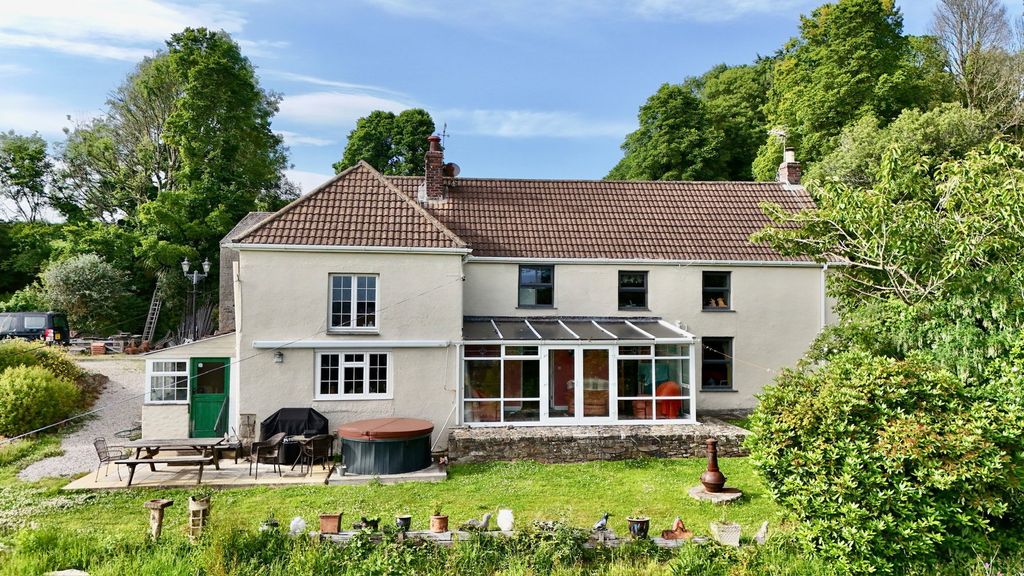 Additional image 13 of 3 bed detached house for saleOff Par Moor, Par PL24