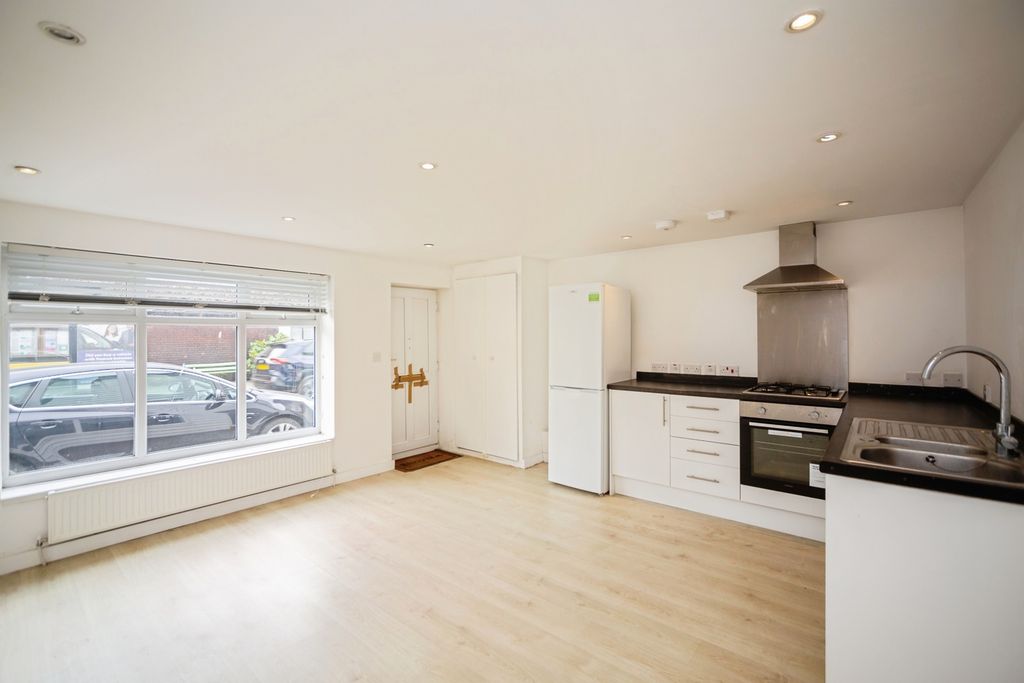 Property photo 2 of 12 Photo