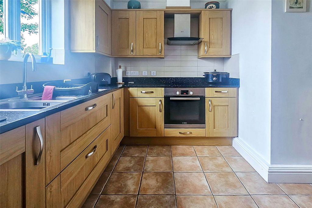 Property photo 3 of 16 Picture No. 13