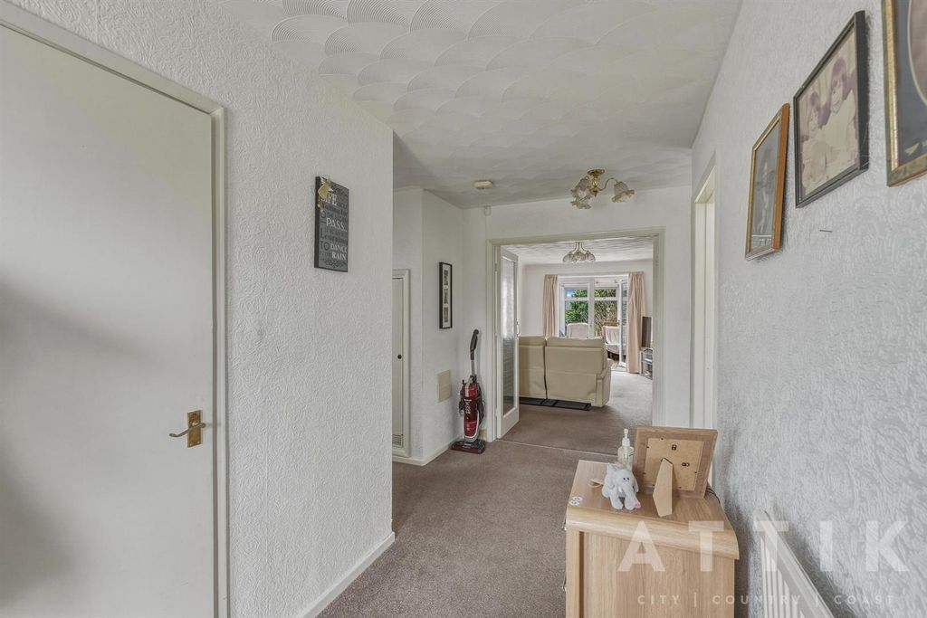 Additional image 9 of 3 bed detached bungalow for salePark Walk, Holton, Halesworth IP19