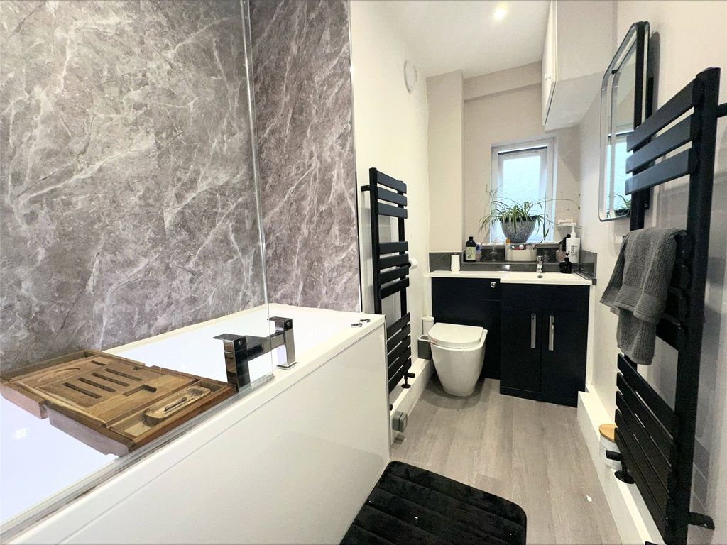 Property photo 3 of 15 Bathroom