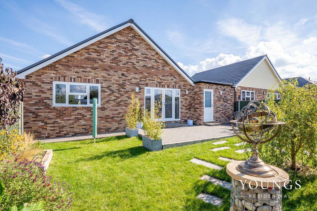 Property photo 2 of 21