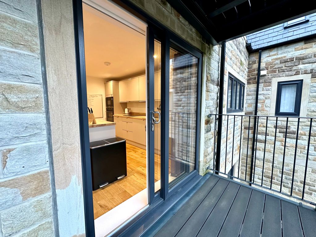 Property photo 3 of 25