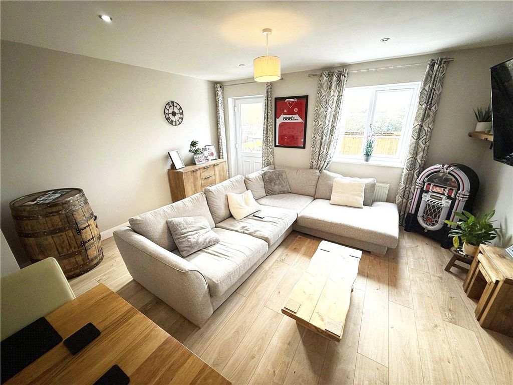 Property photo 2 of 19 Picture No. 62