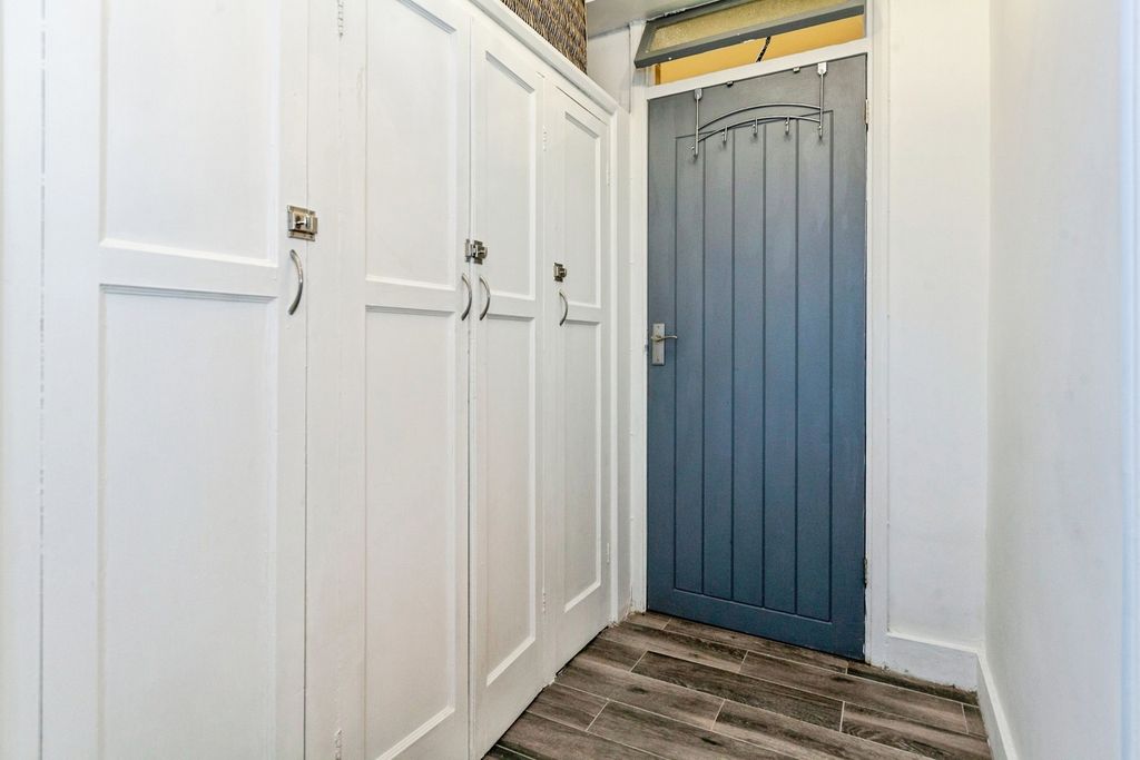 Property photo 2 of 17 Picture 2