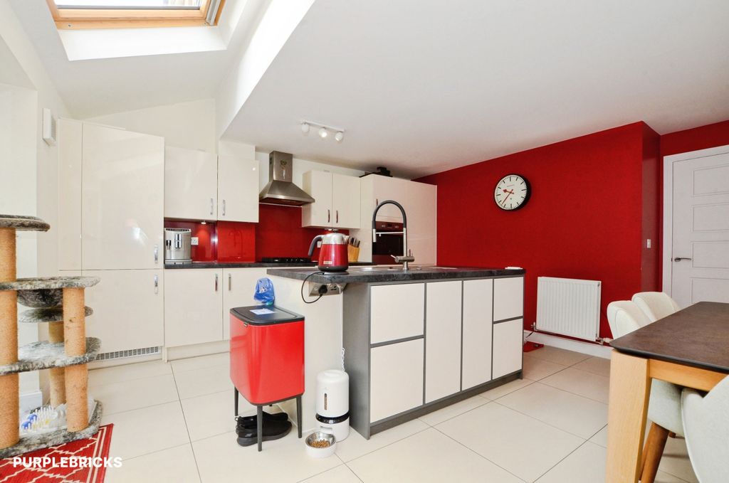 Property photo 1 of 30