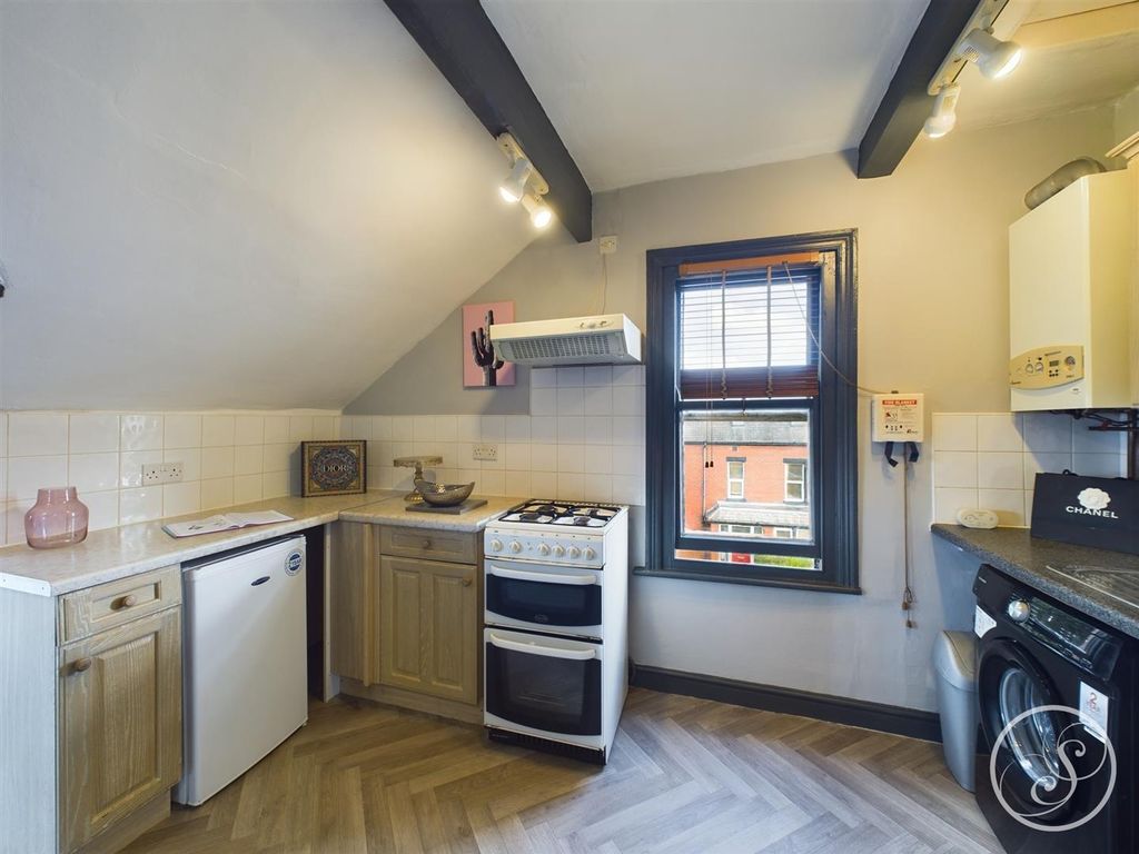 Property photo 3 of 8 Cam02071G0-Pr0358-Still002.Jpg