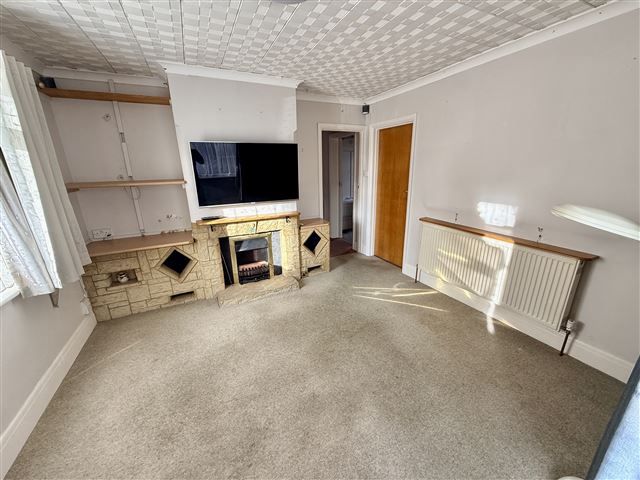 Property photo 2 of 15 Lounge
