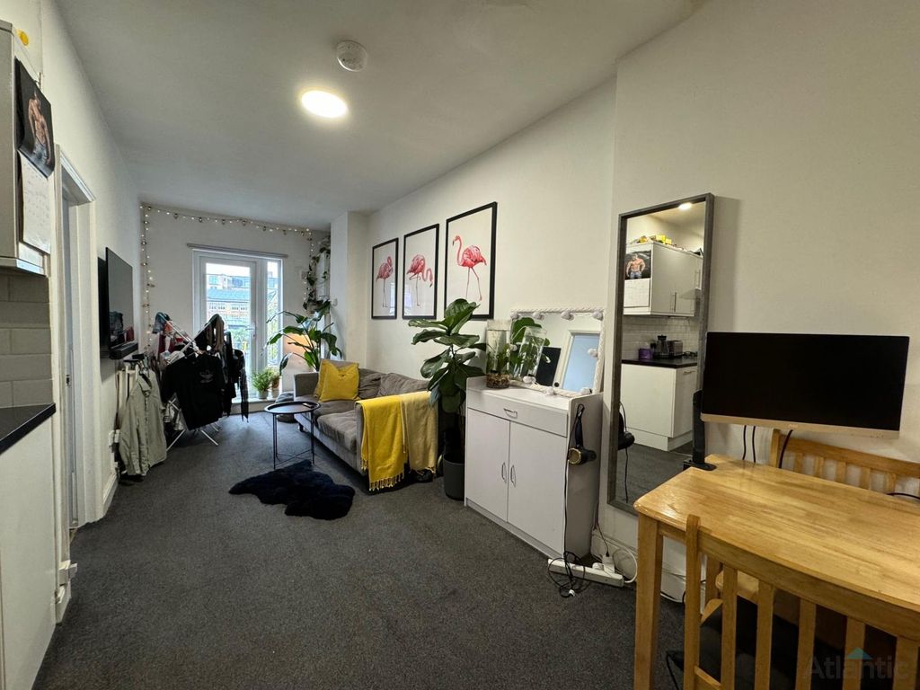 Property photo 2 of 8 Gallery