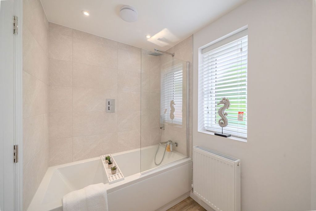 Property photo 3 of 8 Bathroom