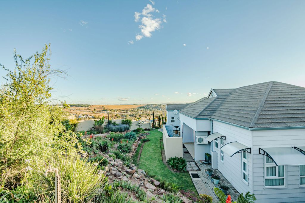 Property photo 2 of 57 Cn1703661