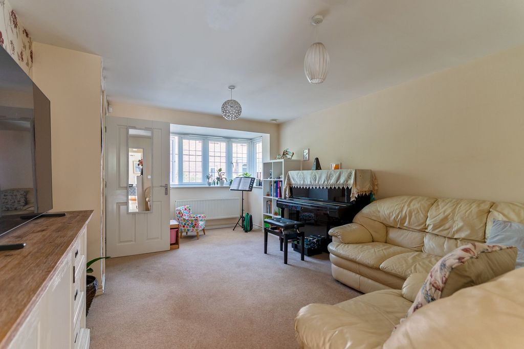 Property photo 3 of 23