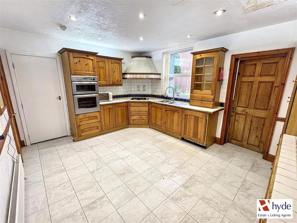 Property photo 3 of 24 Img_4943.Jpg