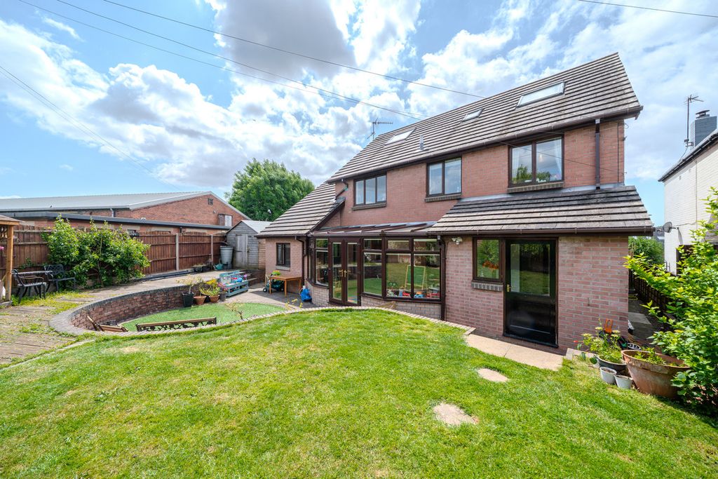 Property photo 2 of 46
