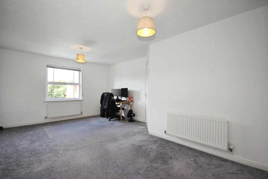Property photo 3 of 15 Living Room