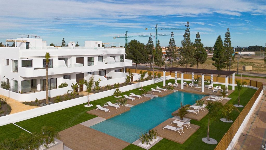 Property photo 3 of 36